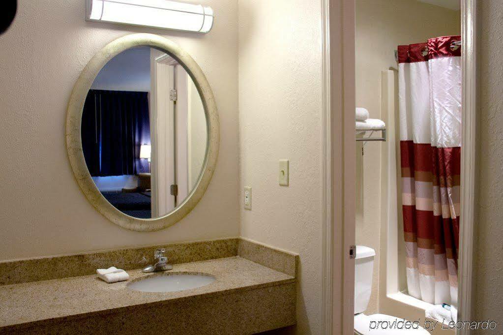 Red Roof Inn Columbus - Taylorsville Exterior photo